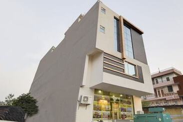 Treebo Trend Hotel Morgan