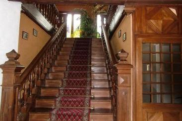 مبيت وإفطار Château De Guignes