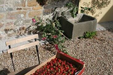 茅舍 Les Gites D Hellen