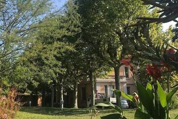 بيت ريفى Villa Castel Maison Table D Hôtes & Jardin Refuge De Biodiversité