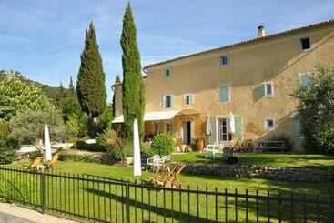 ベッドアンドブレックファースト Le Mas De La Lause