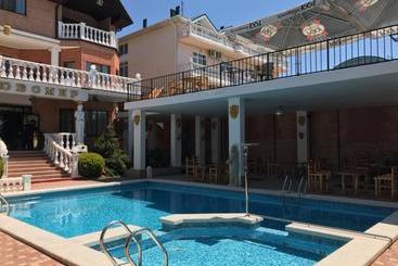 تختخواب و صبحانه Villa Lubomir