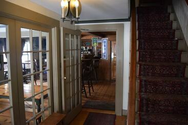 Black Lantern Inn