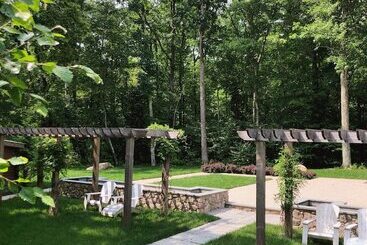 Chatfield Hollow Inn