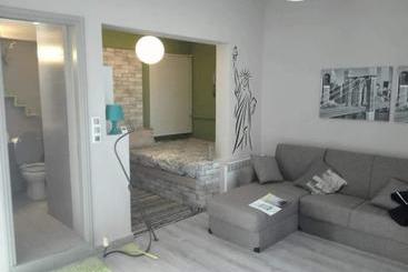 游客公寓 Ts George S Apartments By The Airport