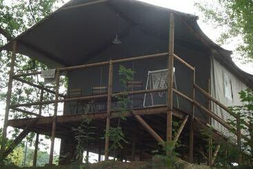 בית מלון כפרי Village Camping Les Vignes