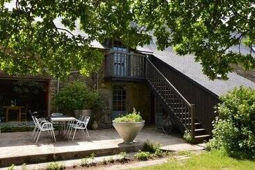 بنسيون La Grange De Coatelan