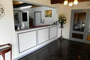 Bordertown Motel