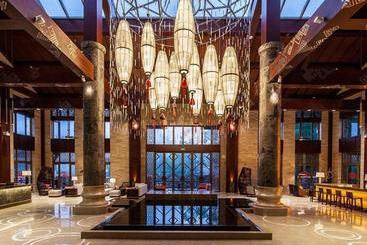 בית מלון כפרי Wuzhishan Yatai Rainforest Resort