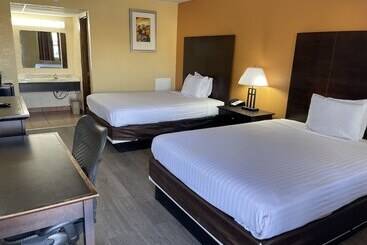 酒店 Nendels Inn & Suites Dodge City Airport