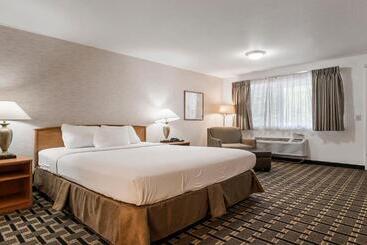 호텔 Northern Queen Inn