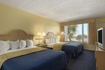 مُتل Days Inn By Wyndham Lenox Ma