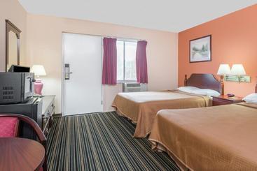 مُتل Days Inn By Wyndham Lenox Ma