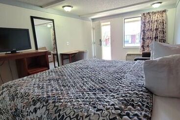 מוטל Rodeway Inn Auburn Hills   Detroit