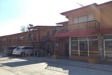 Oasis Motel