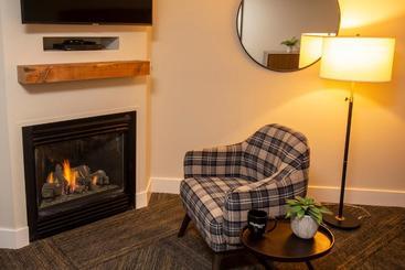 Shearwater Inn