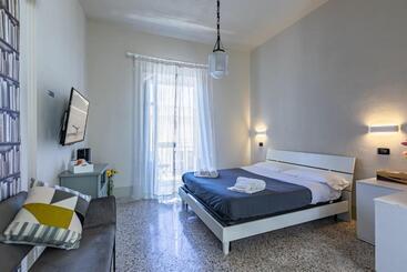 酒店 Palazzo Cavarretta Pinella S Rooms And Apartment