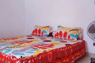 펜션 Almira Homestay