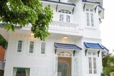 آپارتمانهای توریستها 7s Hotel Lam Villa & Resort