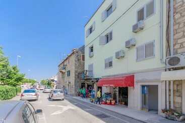 آپارتمانهای توریستها Apartments M & M