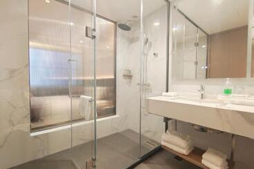 فندق Romanjoy International