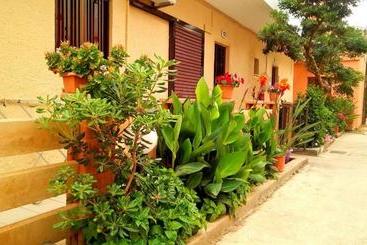 هتل Vaso Apartments
