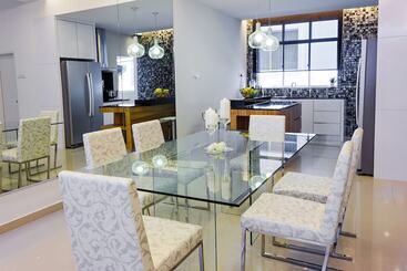 شقق خاصة سياحية Shamrock Beach Villas Seaview 15