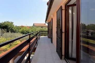 شقق خاصة سياحية Apartment Gracijela 827