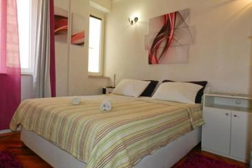 דירות לתיירים Apartments Jadranka