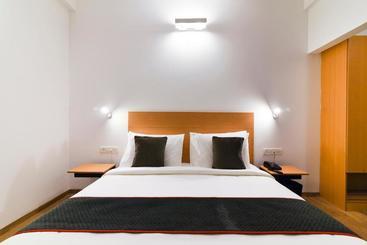 هتل Oyo Townhouse 239 Venue  Airport
