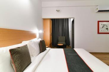هتل Oyo Townhouse 239 Venue  Airport