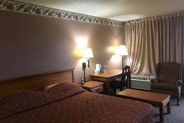 هتل Tyler Inn & Suites