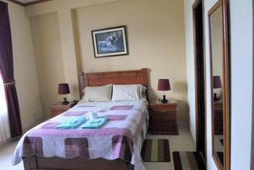 پانسیون Hostal Kurmi   Coroico