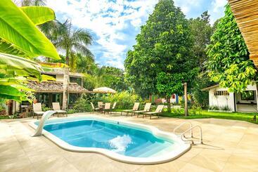 پانسیون Pousada Carmelitha