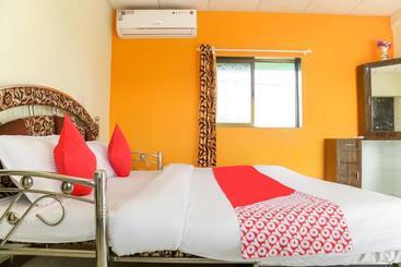هتل Oyo 66401 Matoshree Garden Resort
