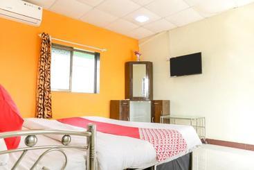هتل Oyo 66401 Matoshree Garden Resort