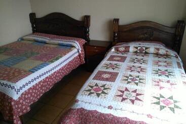 هتل Residencial Mariloy