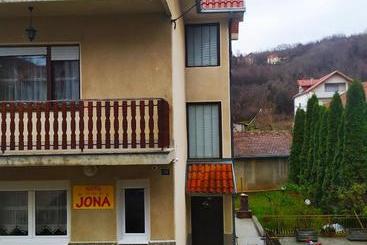 هاستل Apartment   Jona