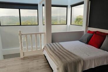 פנסיון Alicia Hostal Filandia