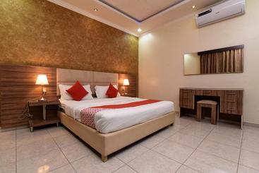 ホテル Oyo 360 Rahati Branch 1