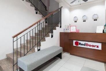 בית מלון כפרי Reddoorz Plus @ Diola Villamonte Bacolod