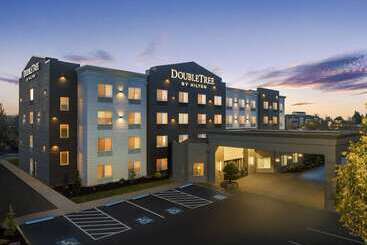 فندق Doubletree By Hilton Salem