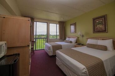 فندق Port Labelle Inn & Conference Center