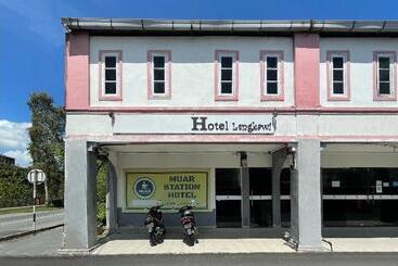 酒店 Muar Station
