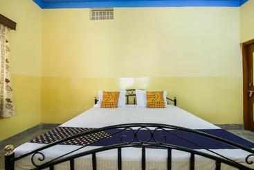 هتل Spot On Cherish Guest House