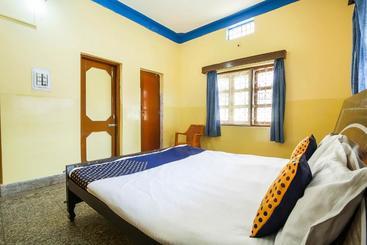 هتل Spot On Cherish Guest House