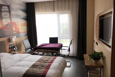 Thank Inn Plus Hotel Hebei Langfang Art Avenue Danfeng Park Exhibition