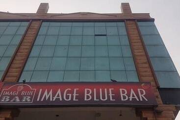 فندق Yash International