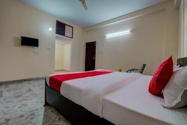 Super Hotel O Rajbanshi Nagar