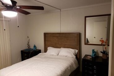 호텔 Borrego Springs  Embassy